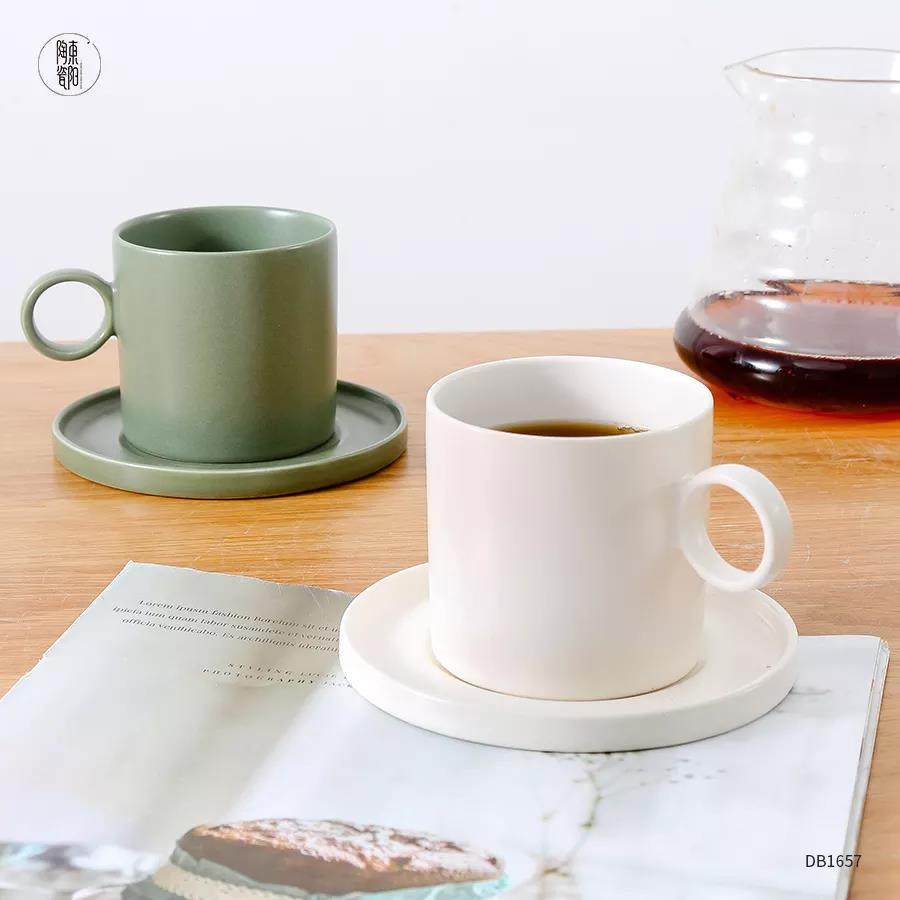 Custom Matte Green White Coffee Cups Set Handmade Cappuccino Mocha Tea Ceramic Coffee Cup and Saucer Set for Afternoon te|200ml