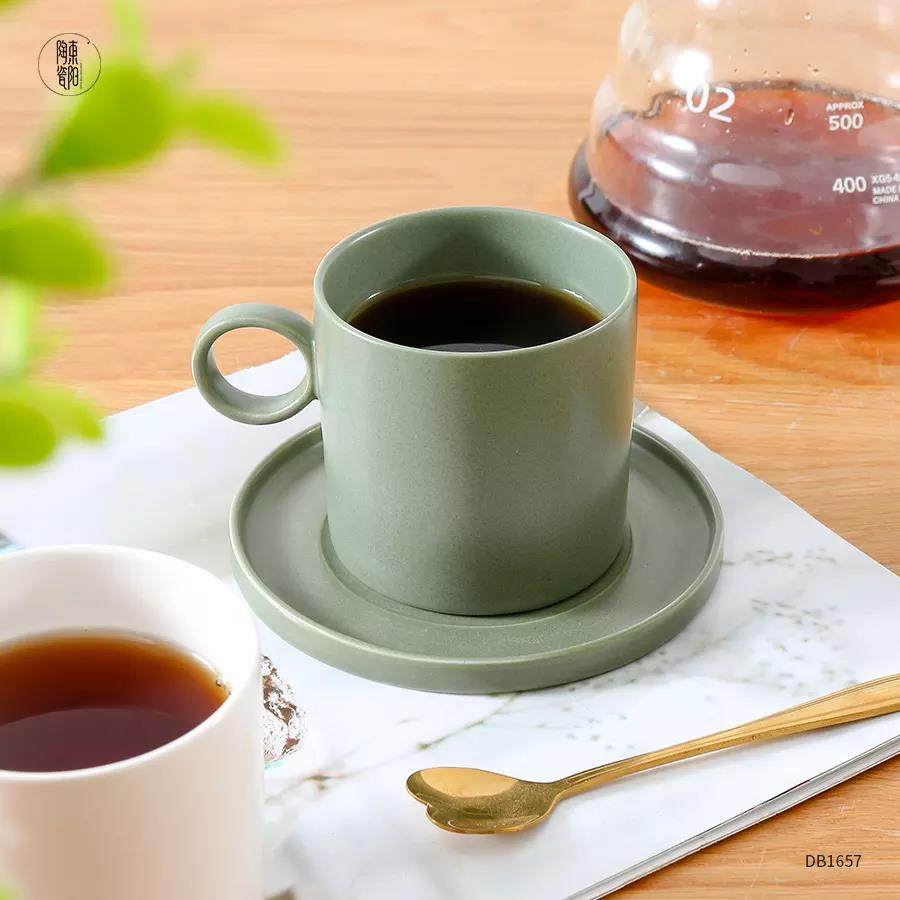 Custom Matte Green White Coffee Cups Set Handmade Cappuccino Mocha Tea Ceramic Coffee Cup and Saucer Set for Afternoon te|200ml