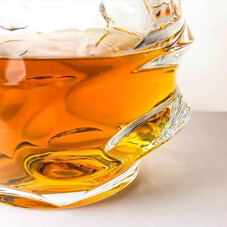 2022 New product creative christmas gifts bar drinkwares modern textured curve custom wedding whiskey glasses|300