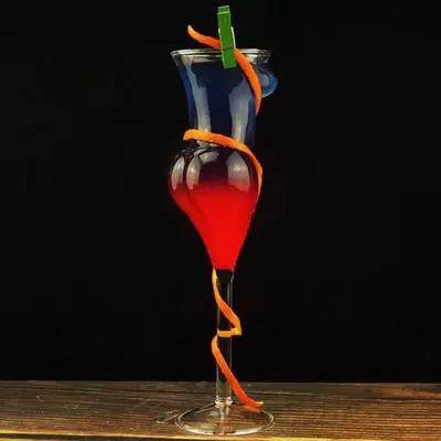 Amazon Hot SaleUnique High Borosilicate Bar Beverage Lady Beauty Body Shaped| 180ml  Glass Margarita Martini Cocktail Goblet Cup