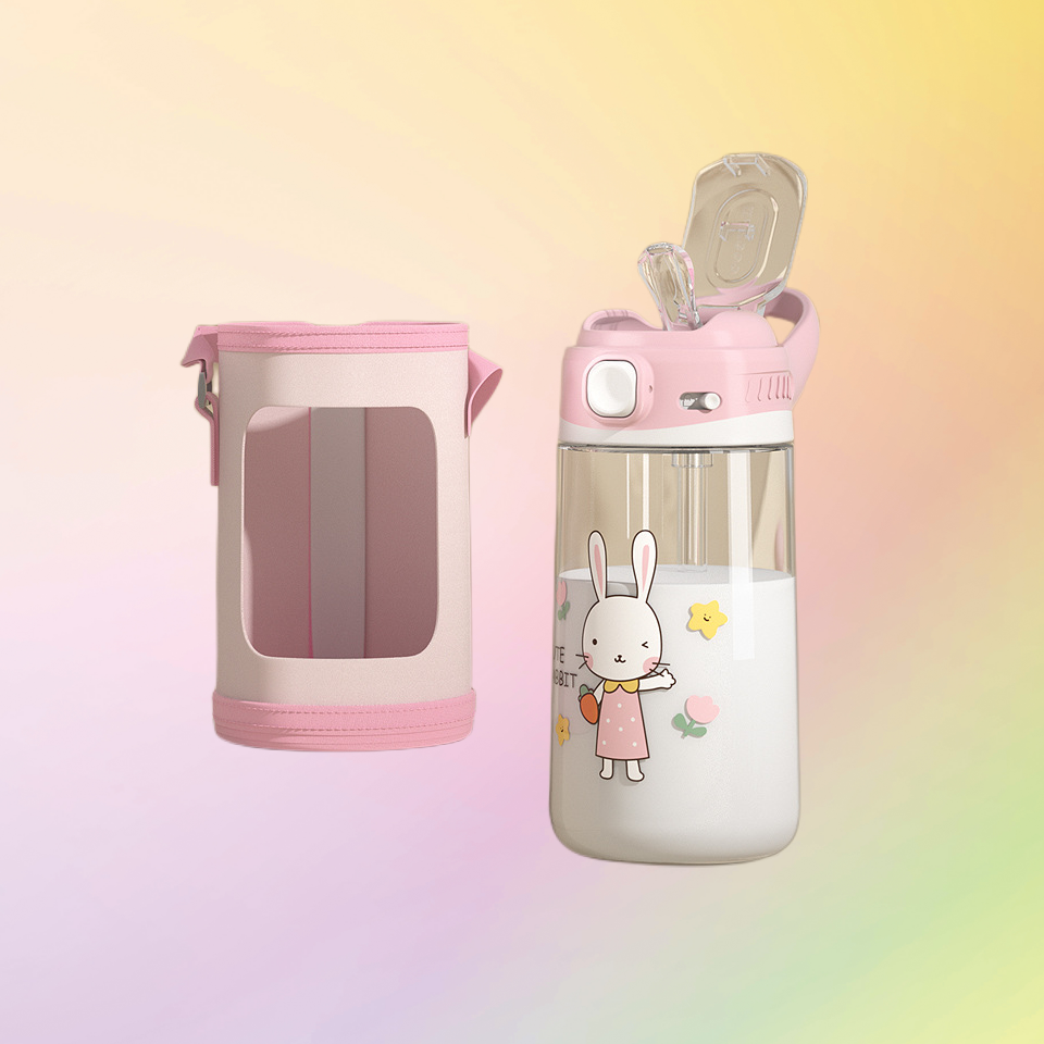 KINDERGARTEN PORTABLE CUP COVER PLASTIC STRAW CUP | 480ML