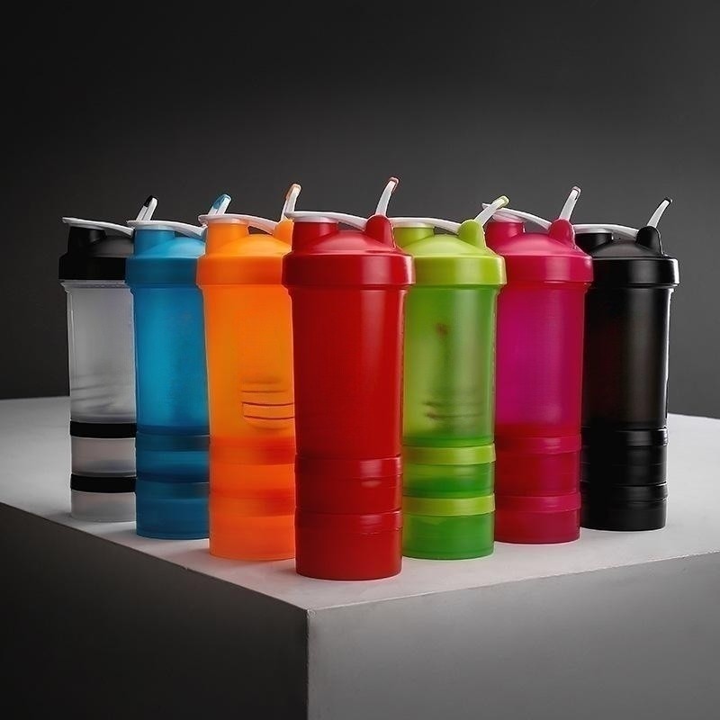 Sports Fitness Plastic Three-Layer Shaker Cup With Pill Box Protein Powder Plastic / 500ml